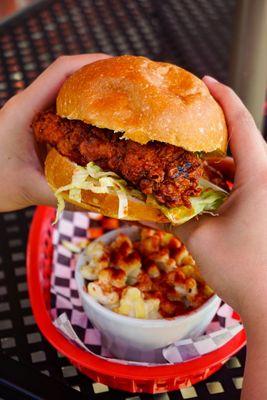 Fried Hot Chicken Sandwich - IG: @nelson_eats