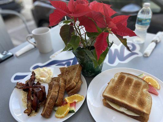 Maggie's is the best Breakfast and Lunch Cafe in Safety Harbor. Support Local!