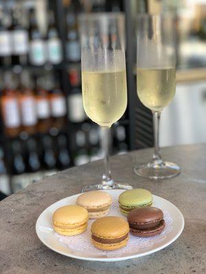 Best macaroons and bubbly! Yes!!!!!