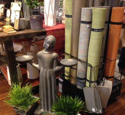 Garden statue, and Chilewich rugs... style!