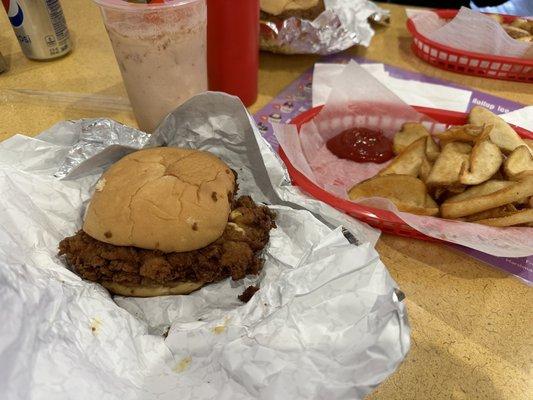 Chicken Sandwichand scoop fries