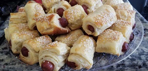 Mini hot dogs