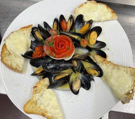 Steamed mussels