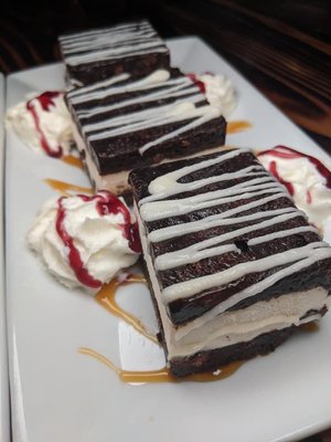 Brownie Squares with Vanilla Gelato