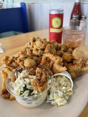 Fried whole belly clams