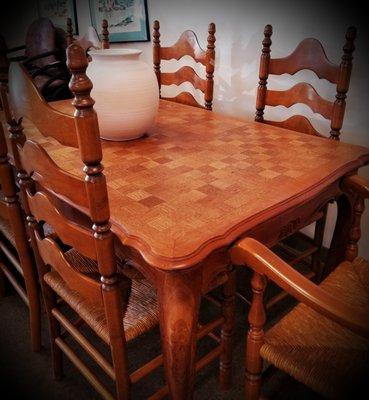 Now in...nice dining table and chairs.