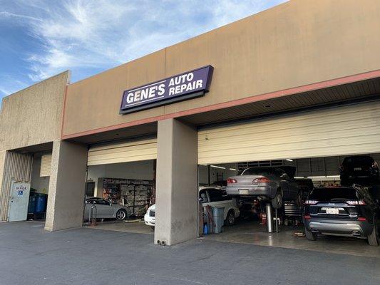 Gene's Auto Repair Shop Front