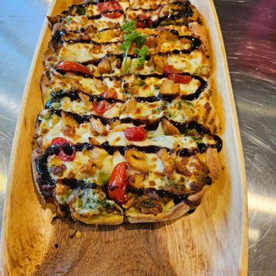 CAPRESE FLATBREAD