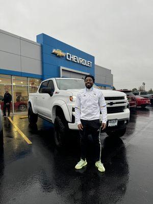 Congratulations Demetri on the purchase of your Chevrolet Silverado! Sold by Ben Steiniger. Thank you for choosing Poage Chevrolet!