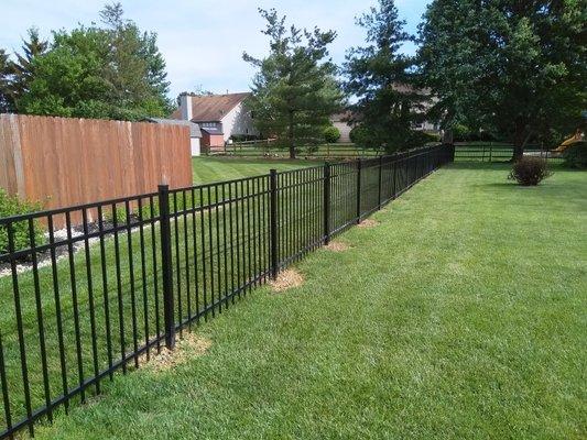 Bedrock Fence - 4' Aluminum