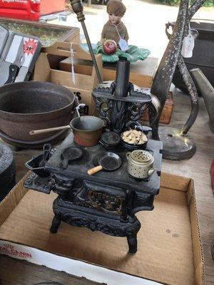 Mini cast iron stove