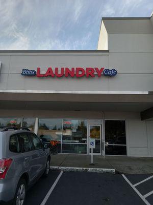 Storefront of Bims Laundry Cafe in the Silver Lake Plaza, on 112th off 19th SE