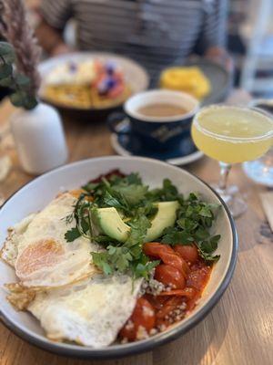 lemon poppy seed waffles - tastes like capn crunch. super sweet Zoe's plate - quinoa salad w 2 eggs. interesting. i liked it.