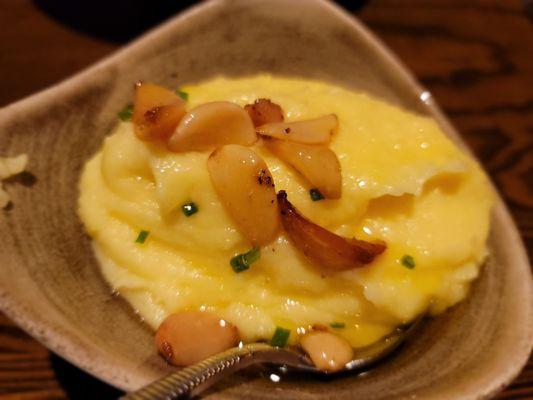 Garlic mashed potatoes