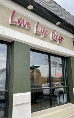 Lovely signage for a Lovely, Lively Cafe in Laurel...