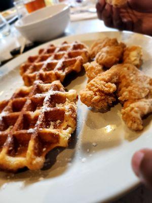 Chicken waffle (boneless chicken).