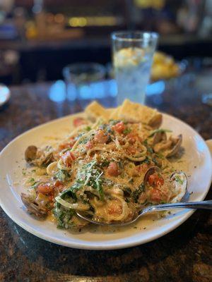 Clam linguine