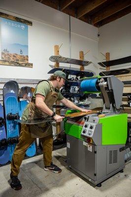 Full service snowboard shop and tuning.