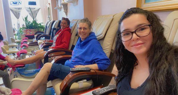 70th birthday pedi day and it's her first ever Pedi! Always good company with Cynthia and Andrew!