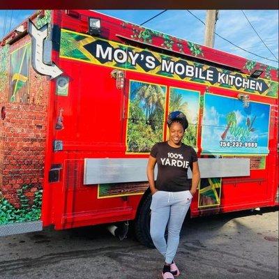 MOYS MOBILE KITCHEN!! Young vibrant black female from Jamaica