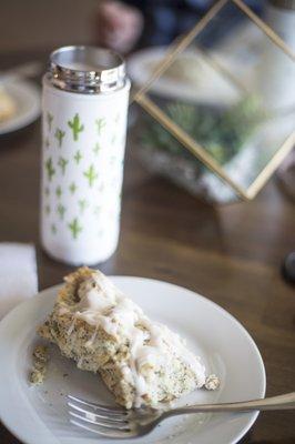 Lemon Poppyseed Scone with a Hot Chai ©Shannon Finn Photography