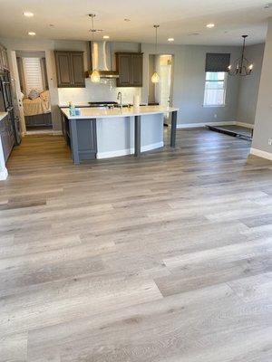 Wide Plank 9" LVP European Oak style, Aspen