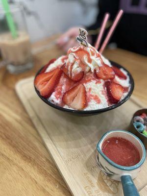 Strawberry Bingsu