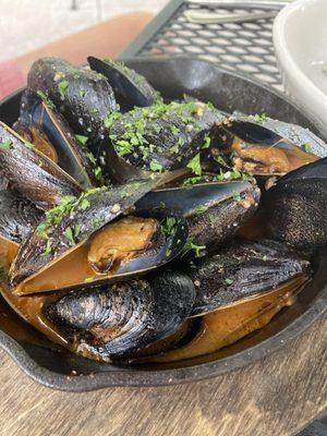 HH mussels, came with good bread