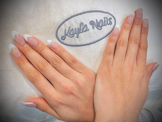 Curly white tips on almond nails #curlywhitetips #almondnails #gelbuilder