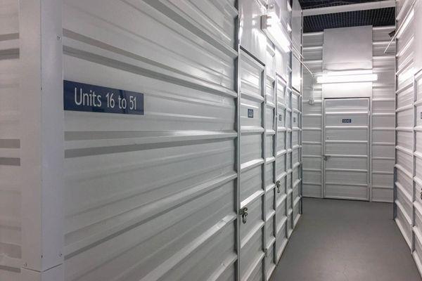 Storage Unit in Hawthorne - image 6