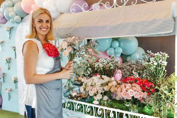 Flower bar perfect for bridal shower