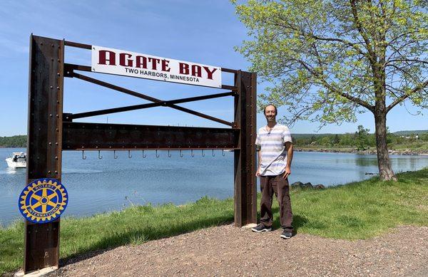 A cool Welcome to Agate Bay sign.