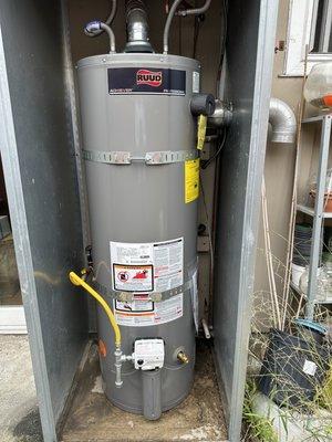 Ruud professional water heater installation