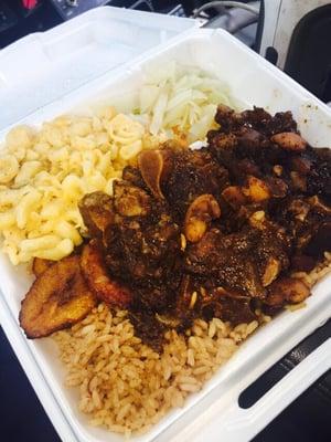 Oxtail rice&peas mac&cheese and cabbage yummmmmmmmmmmmmmmmmm