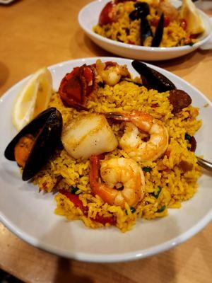 Seafood paella