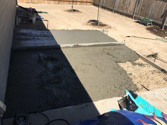 Here's where they ran out of cement. It sat for over an hour in the sun. Juan didn't get his estimate correct.