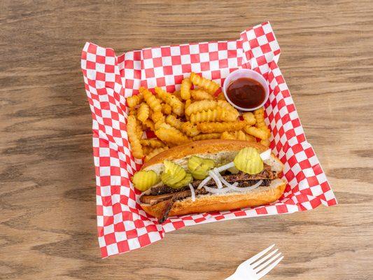 El Jefe 
Butter toasted Hoagie bread,
Brisket,onions,pickles side of seasoned fries.