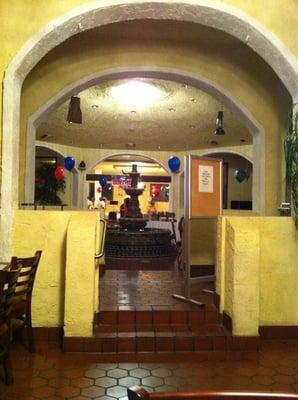 Fountain in the middle of the restaurant