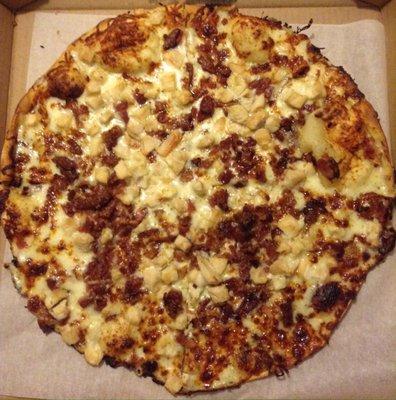 14" Thin Crust Chicken Bacon Ranch Pizza.