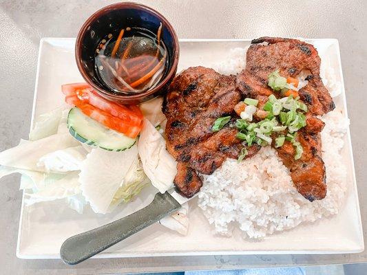 Charbroiled pork and broken rice