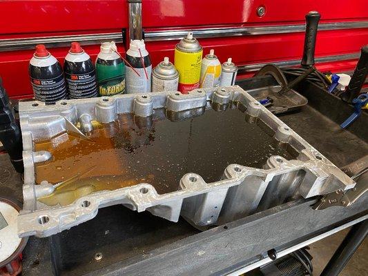 Ken's 3.5 Eco Boost engine's oil pan with 7.0 quarts of oil.