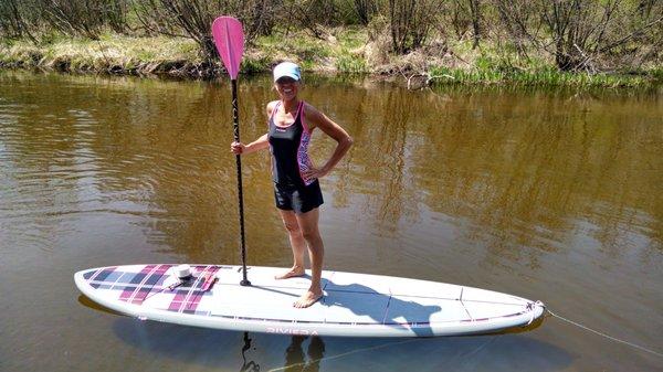 Jody from Sisters Of The Sun stand up paddle YOGA