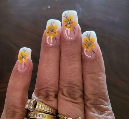 Kim did my nails today and look how great they are. She doesn't such a great job every time.