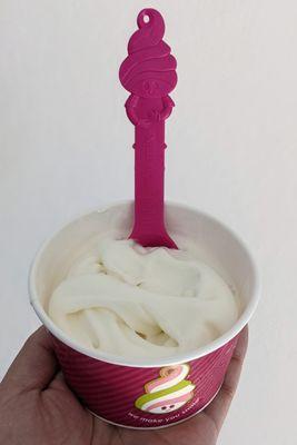 Plain frozen yougurt