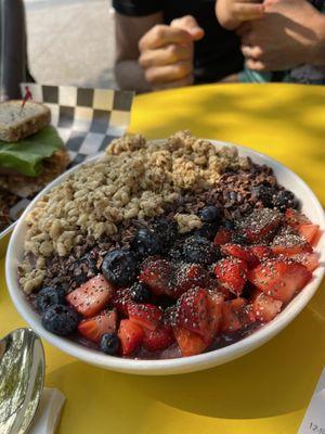 Root's Acai Bowl