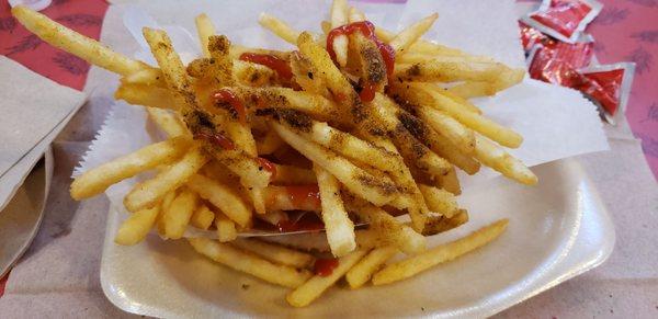 Fresh and hot and plenty of french fries. Absolutely delicious!