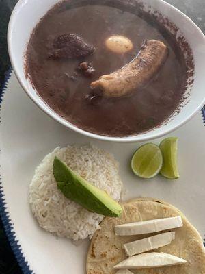 Sopa de frijoles