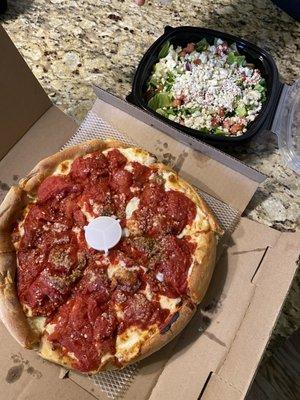 Small Deep Dish and Salad (Chopped with no pasta, chicken, or bacon)