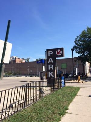 The sign located at 5017 N Winthrop Ave.