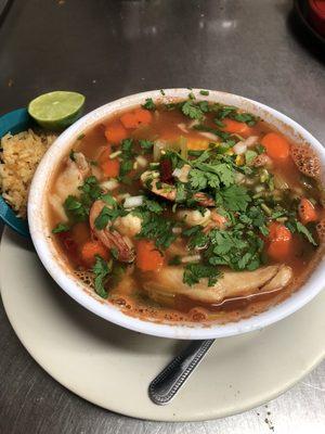 Caldo mixto pescado y camarón (fish and shrimp caldo)